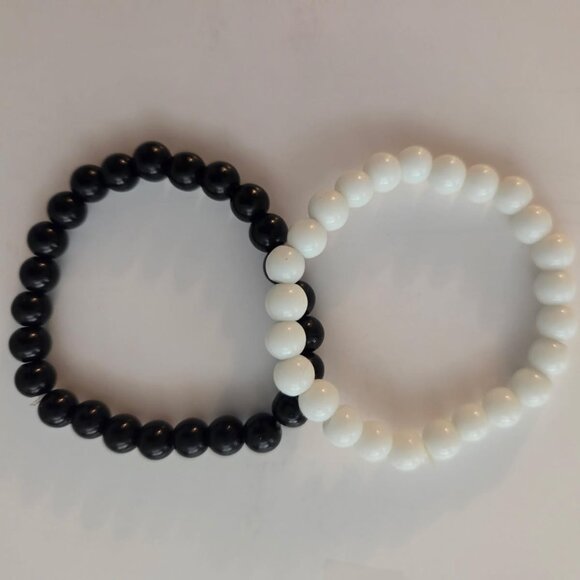 Black Onyx and white porcelain bracelets, new and unworn, still in package - Picture 1 of 2